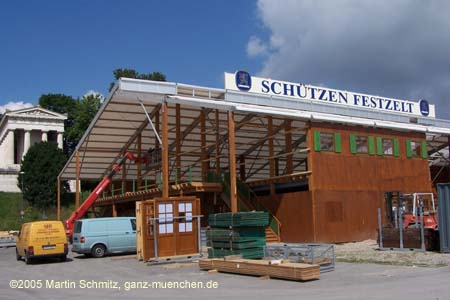 050804wiesnaufbau14