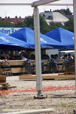 050818wiesnaufbau_au#47D1FA