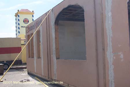 050818wiesnaufbau_br#47D1E4