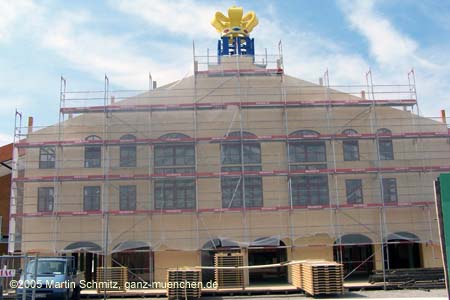 050818wiesnaufbau_hofbraeu3