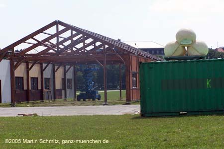 050818wiesnaufbau_kn#47D1C4