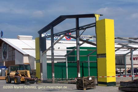 050818wiesnaufbau_wienerw