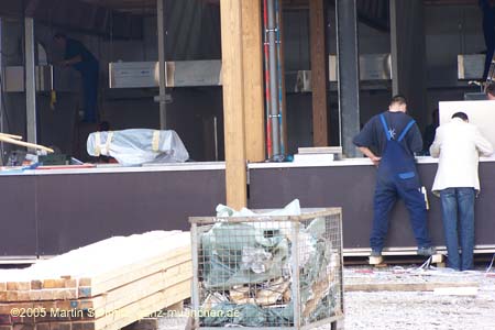 050824wiesnaufbau010