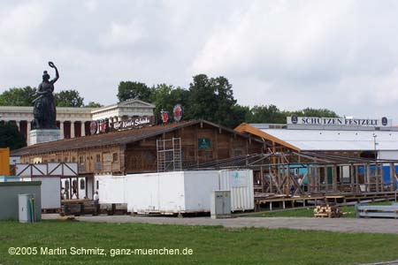 050824wiesnaufbau013