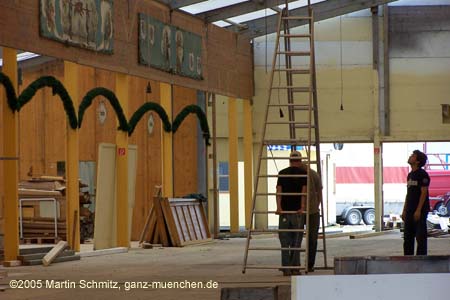 050824wiesnaufbau023