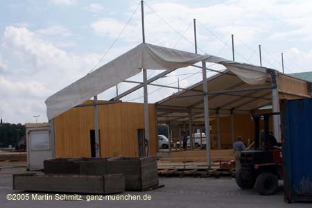 050824wiesnaufbau036