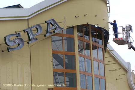 050824wiesnaufbau039