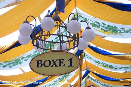 050829wiesnaufbau_br#497201