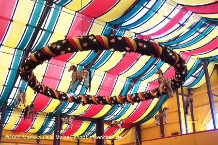 050829wiesnaufbau_hi#49720F