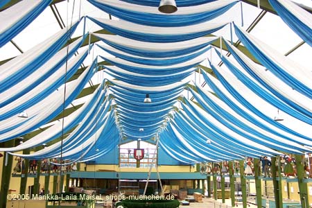 050829wiesnaufbau_oc#497222