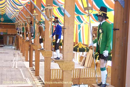 050829wiesnaufbau_sc#49722F