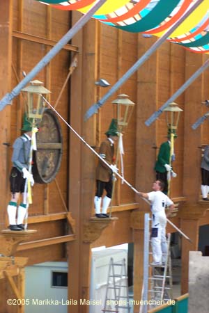 050829wiesnaufbau_sc#497232