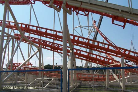 050901olympialooping02