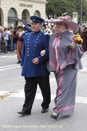 050918ig1_trachtenzug235