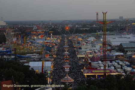 060924wiesn_paulskirche44