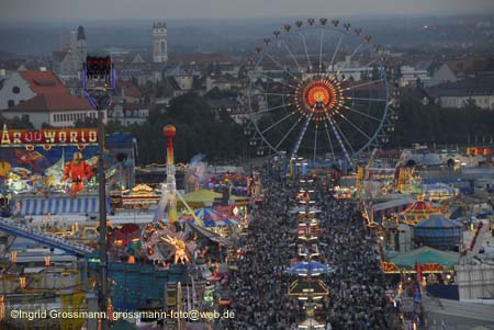 060924wiesn_paulskirche48