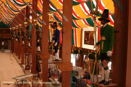 060823wiesnaufbau_mlm080