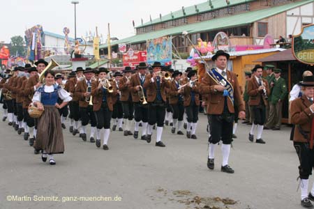 060917ms_trachtenzug365