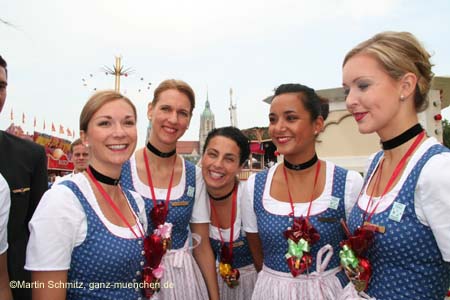 060925lufthansa_wiesn05