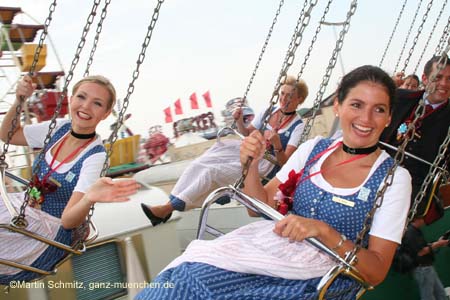 060925lufthansa_wiesn23