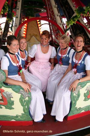 060925lufthansa_wiesn29