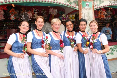 060925lufthansa_wiesn56
