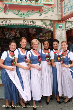 060925lufthansa_wiesn57