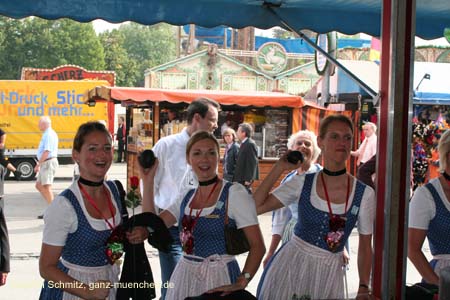 060925lufthansa_wiesn67