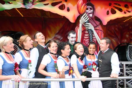 060925lufthansa_wiesn79