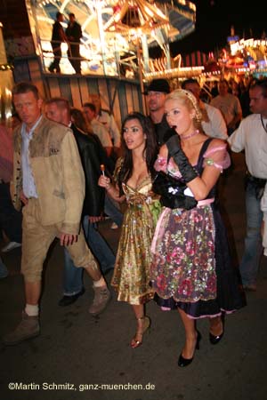 060925paris_hilton03
