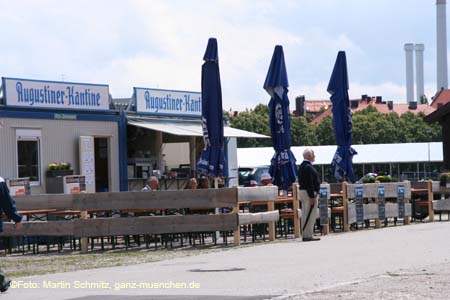 080721aufbau_wiesn59