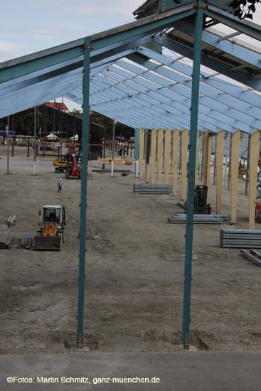 110725wiesnaufbau008