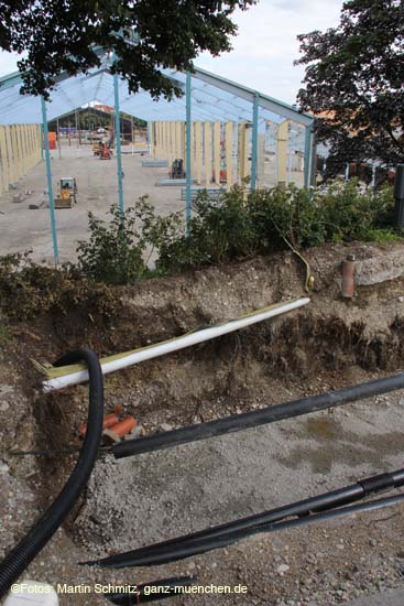 110725wiesnaufbau009