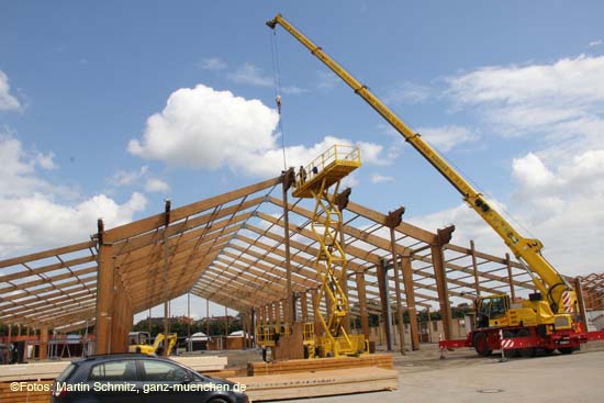 110725wiesnaufbau029