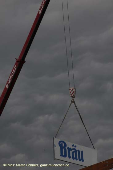 110725wiesnaufbau037