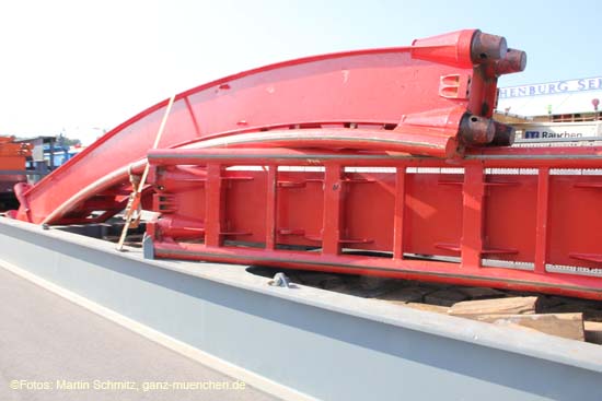 110817wiesnaufbau_07