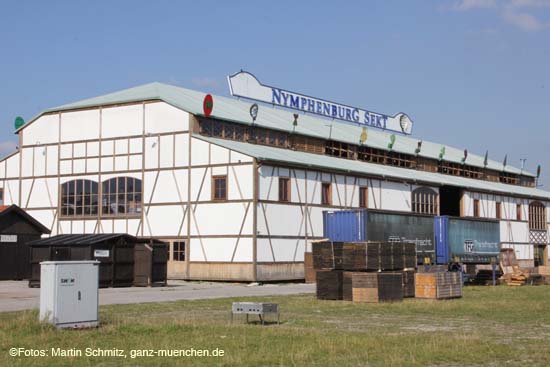 110817wiesnaufbau_12