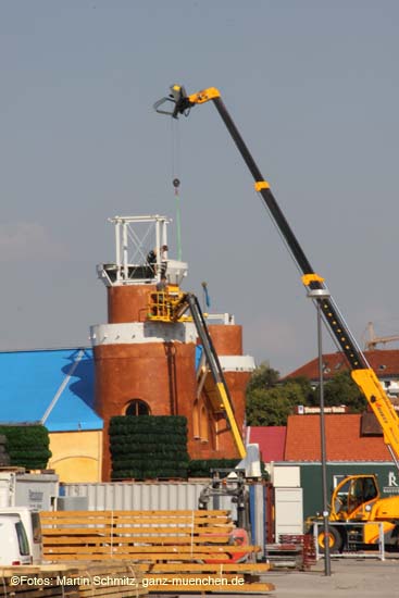 110817wiesnaufbau_14