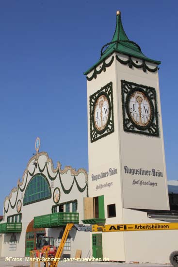 110817wiesnaufbau_23