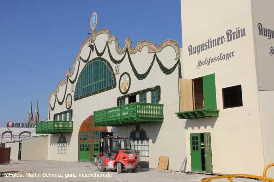 110817wiesnaufbau_25