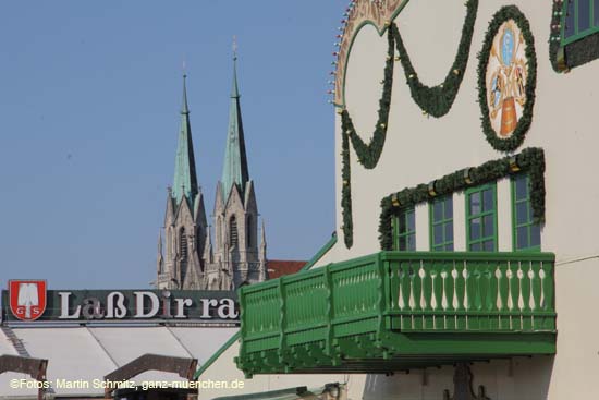 110817wiesnaufbau_26