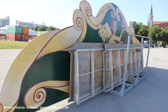 110817wiesnaufbau_34