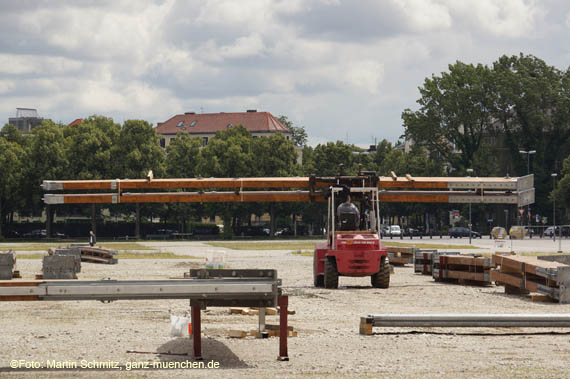 120716wiesnaufbau_010