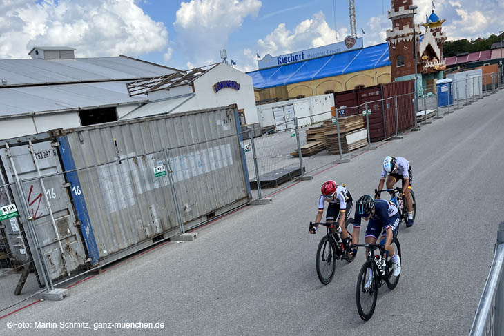 Impressionen Wiesnaufbau Tag 63 - 21.08.2022 (Sonntag) - mit Durchfahrt der Radrennfahrerinnen der European Championships 2022 / 220821wiesnaufbau007 ©Fotos: Martin Schmitz 