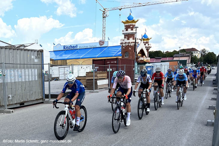 Impressionen Wiesnaufbau Tag 63 - 21.08.2022 (Sonntag) - mit Durchfahrt der Radrennfahrerinnen der European Championships 2022 / 220821wiesnaufbau020 ©Fotos: Martin Schmitz 