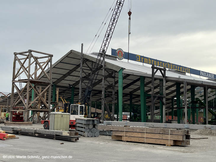 230718wiesnaufbau08-005