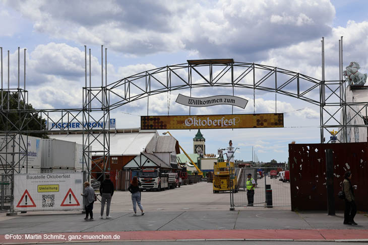 230808wiesnaufbau29-001