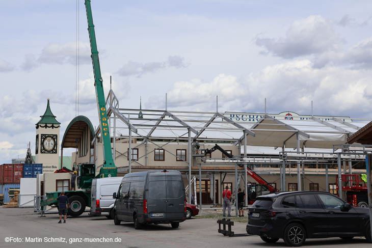 230808wiesnaufbau29-014