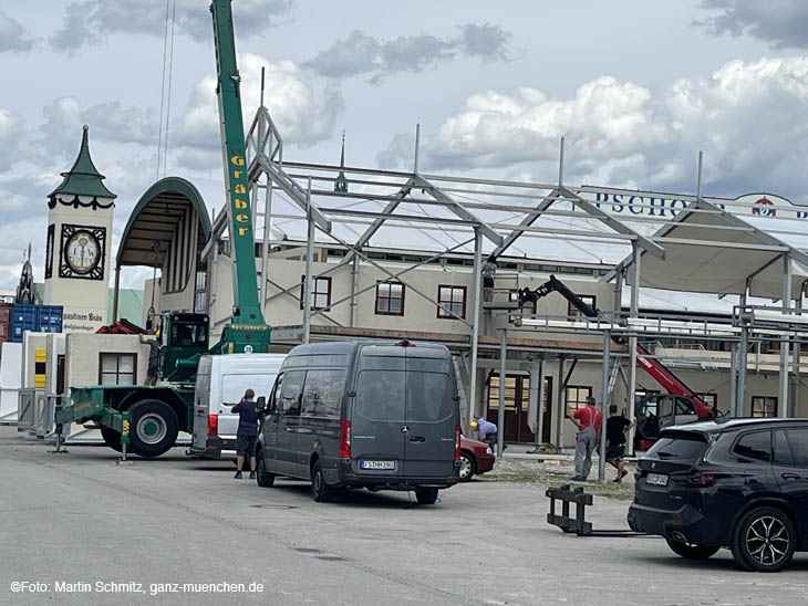 230808wiesnaufbau29-015