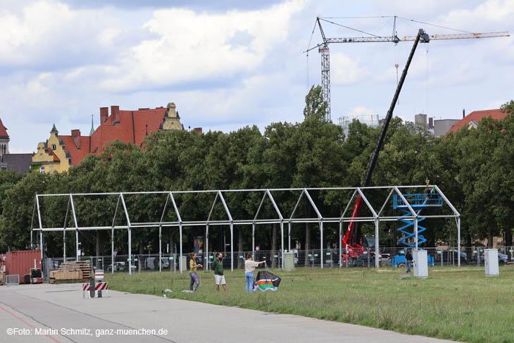 230808wiesnaufbau29-031